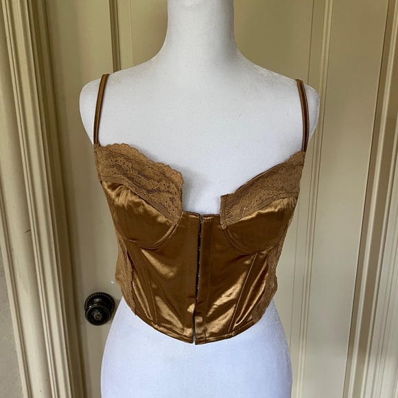 XL crop corset style gold satin with lace back light stretch - Picture 5 of 10